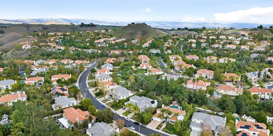 A neighborhood in Orange County, CA A neighborhood in Orange County, CA